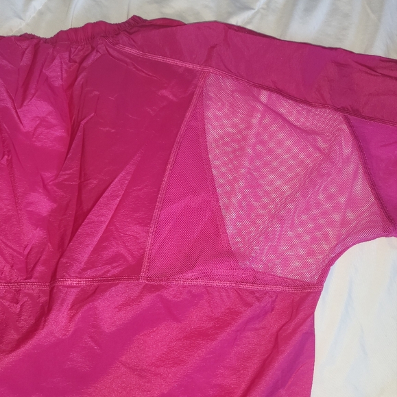 Lululemon ripe raspberry mesh windbreaker size 6 - Picture 4 of 4
